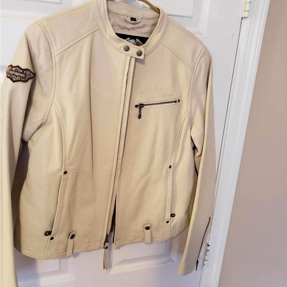Harley Davidson cream colored large leather jacket